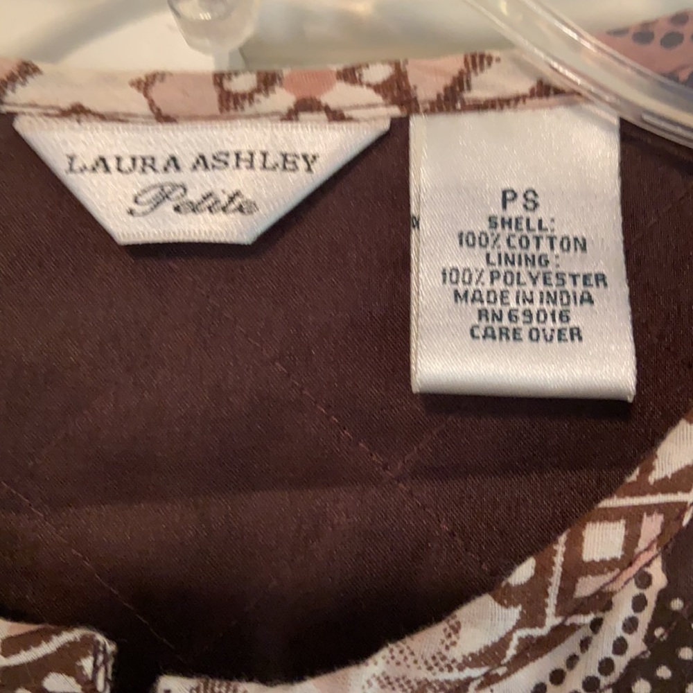 LAURA ASHLEY Zip Front Top - Picture 7 of 9